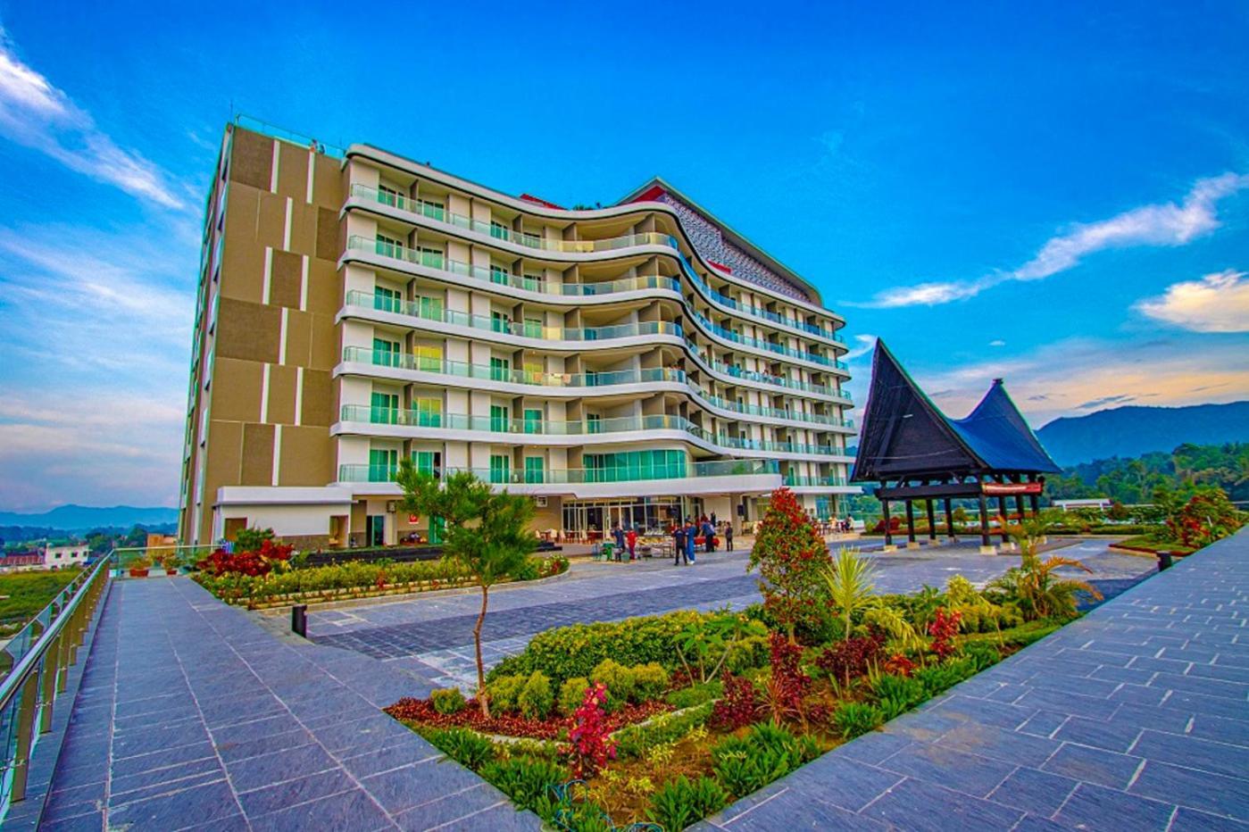 Labersa Hotel & Convention Center Toba Balige Zewnętrze zdjęcie